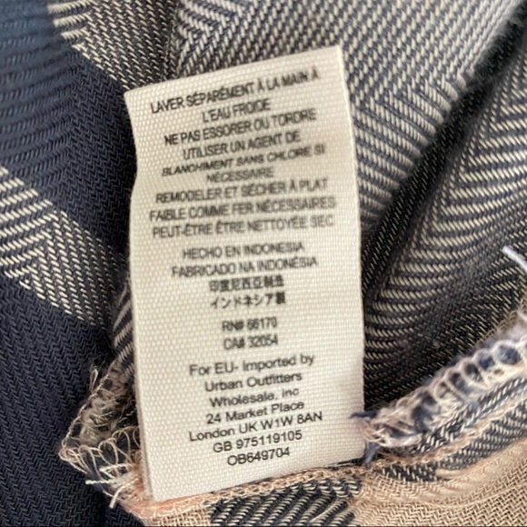 Women’s Plaid Button-Down Shirt - Blue & Cream - Picture 6 of 10